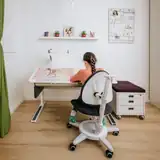 moll Maximo Kinderdrehstuhl, mitwachsend, verstellbar, Gestell weiß