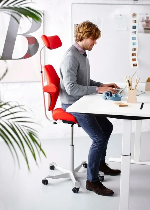 Sitzhöhe am Bürostuhl korrekt einstellen